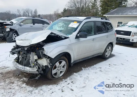 2010 Subaru Forester 2.5X Premium z USA, uszkodzony, nr VIN JF2SH6CC0AH779012